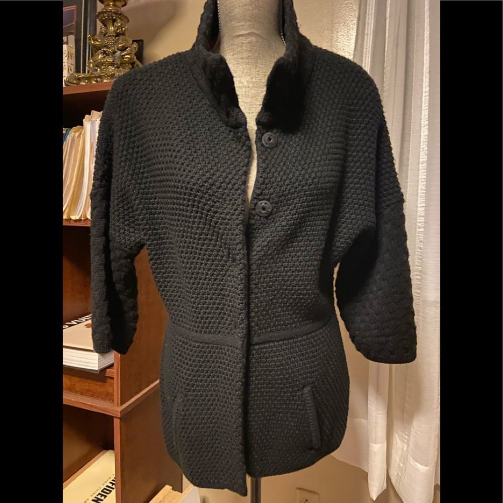 LAVIA black sweater sz Large